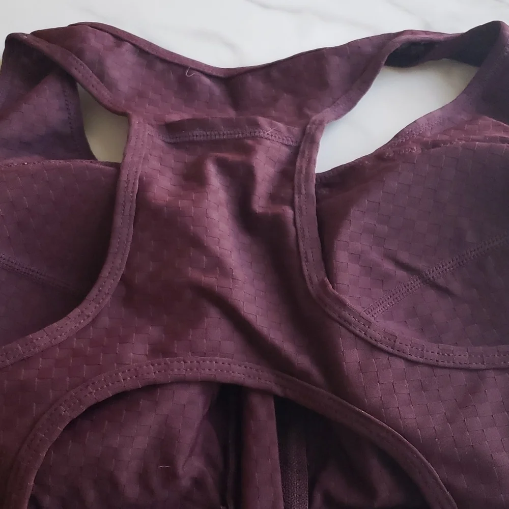 Junlan Women Zip Front High Impact Sports Bra in Maroon Size M
